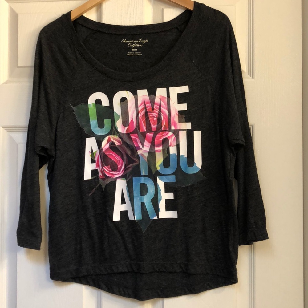 American Eagle graphic tee, gray medium